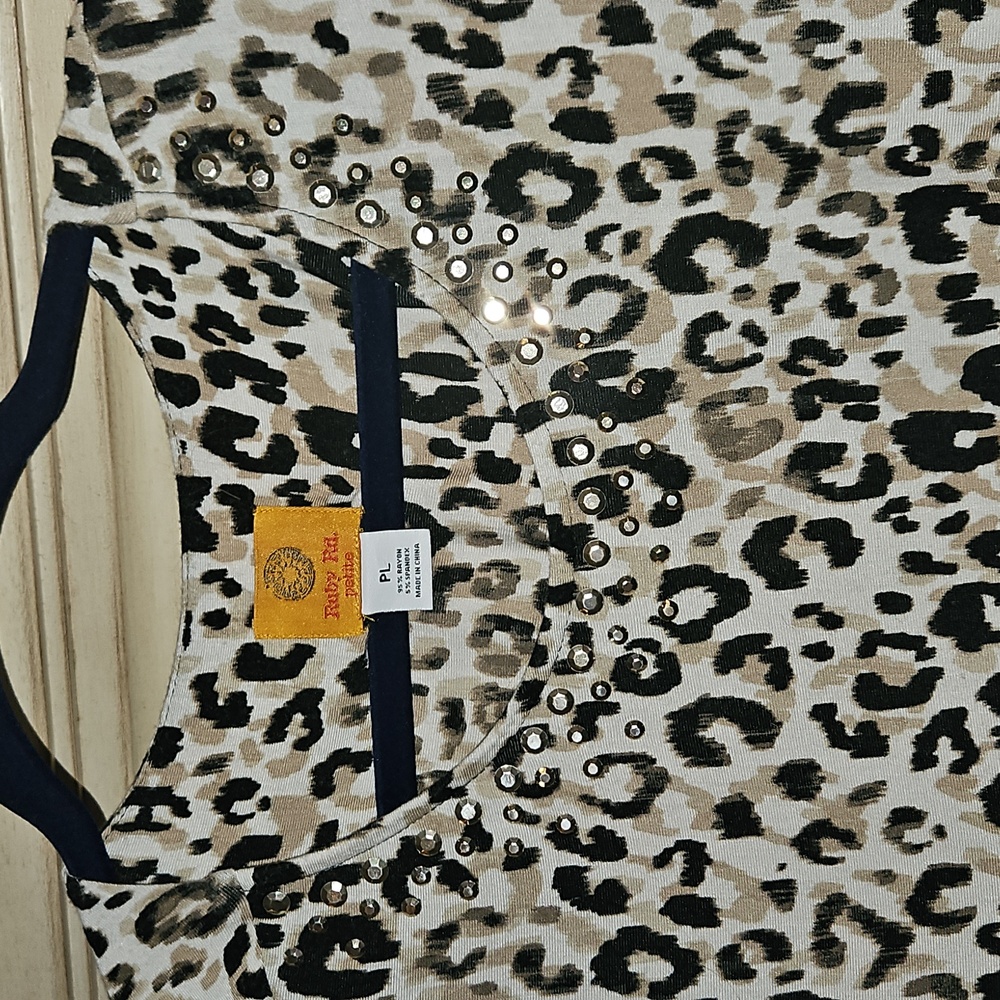 Like new Ruby Rd leopard print top PL - Picture 3 of 5
